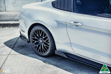 Load image into Gallery viewer, White Ford Mustang S550 FM Side Skirt Splitter Winglets

